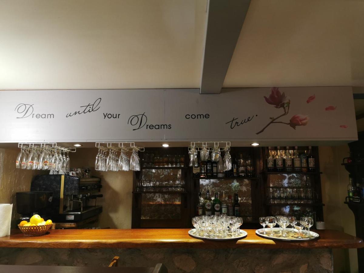 Auberge Du Riou Puget-Rostang Kültér fotó