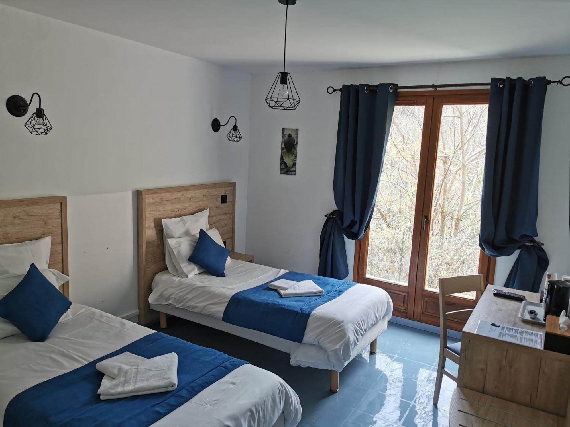 Auberge Du Riou Puget-Rostang Szoba fotó
